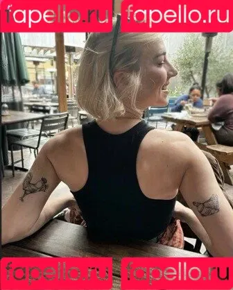 Courtney Miller / co_mill / pikagurlx / typicalvlogs Onlyfans Photo Gallery 