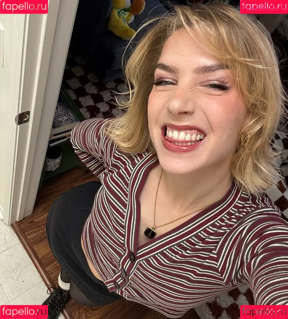 Courtney Miller / co_mill / pikagurlx / typicalvlogs Onlyfans Photo Gallery 