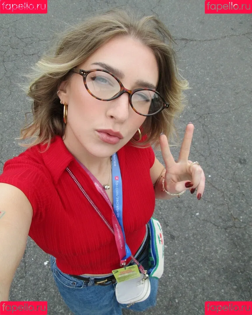 Courtney Miller / co_mill / pikagurlx / typicalvlogs Onlyfans Photo Gallery 