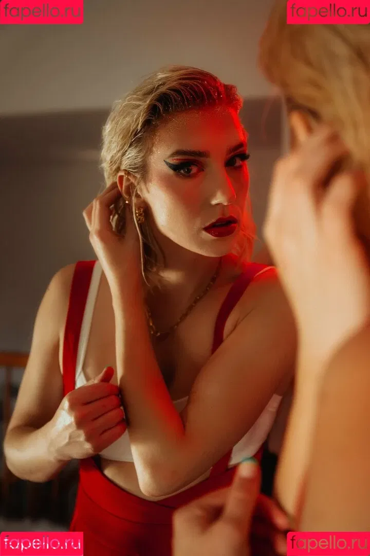 Courtney Miller / co_mill / pikagurlx / typicalvlogs Onlyfans Photo Gallery 
