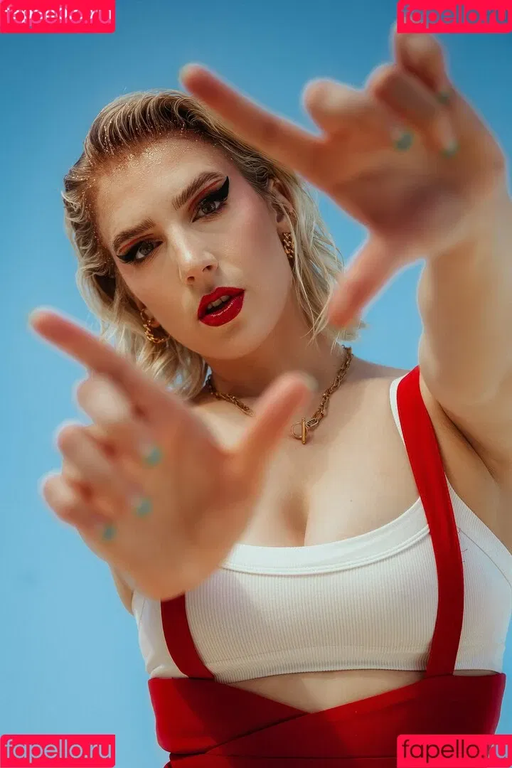 Courtney Miller / co_mill / pikagurlx / typicalvlogs Onlyfans Photo Gallery 