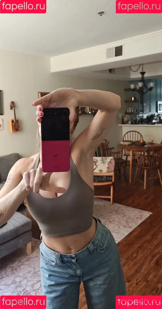 Courtney Miller / co_mill / pikagurlx / typicalvlogs Onlyfans Photo Gallery 