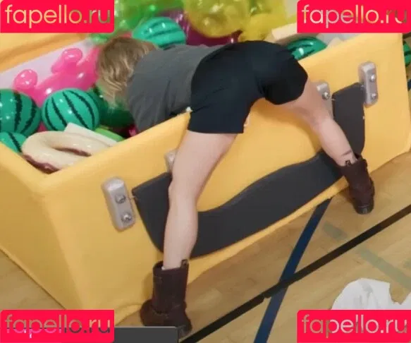 Courtney Miller / co_mill / pikagurlx / typicalvlogs Onlyfans Photo Gallery 
