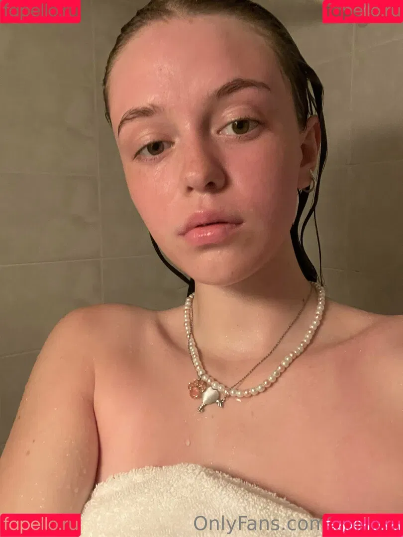 littlemissyanx / ynayrp Onlyfans Photo Gallery 
