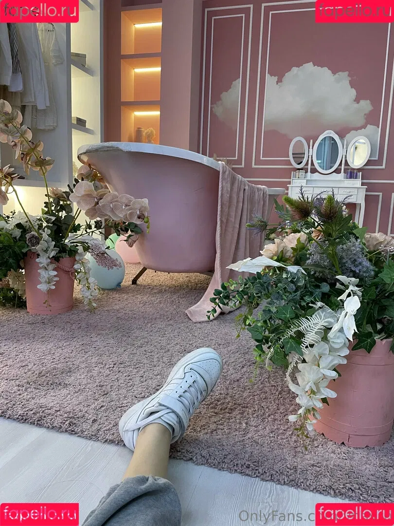 littlemissyanx / ynayrp Onlyfans Photo Gallery 