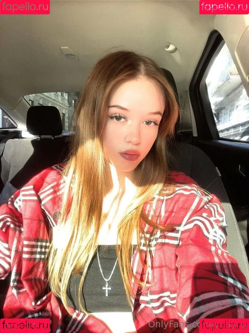 littlemissyanx / ynayrp Onlyfans Photo Gallery 
