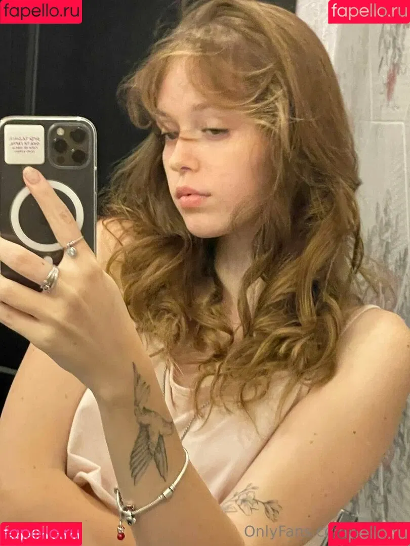 littlemissyanx / ynayrp Onlyfans Photo Gallery 