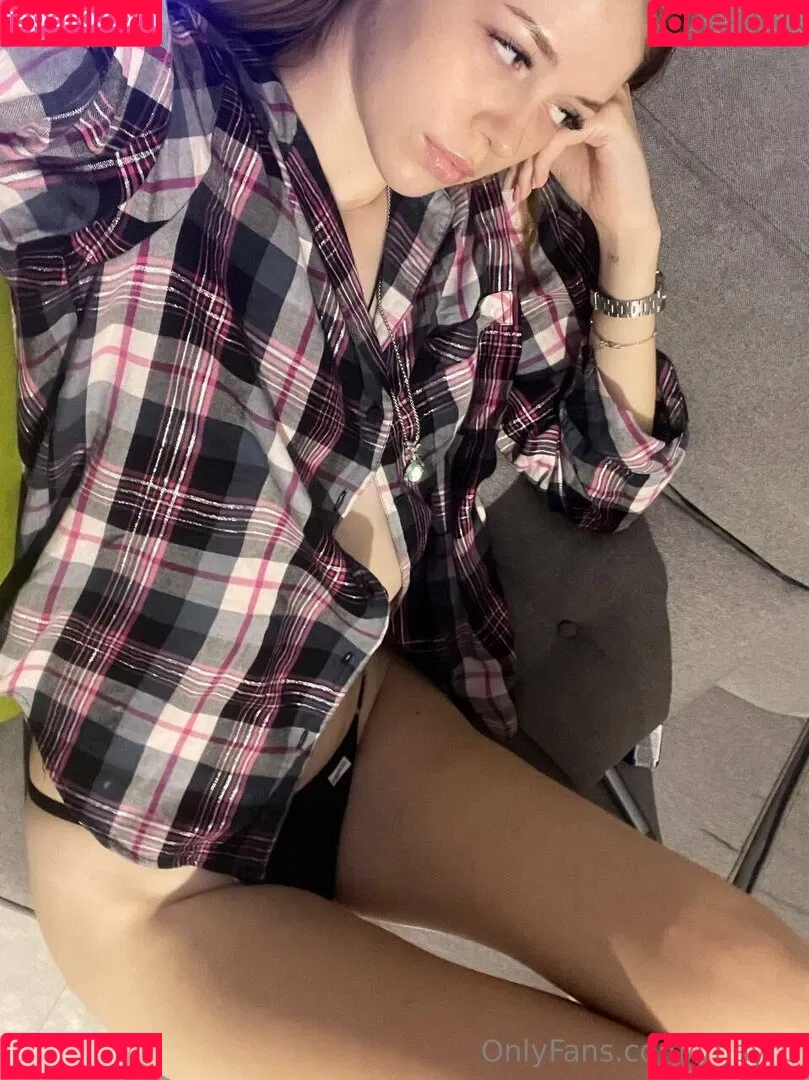 littlemissyanx / ynayrp Onlyfans Photo Gallery 
