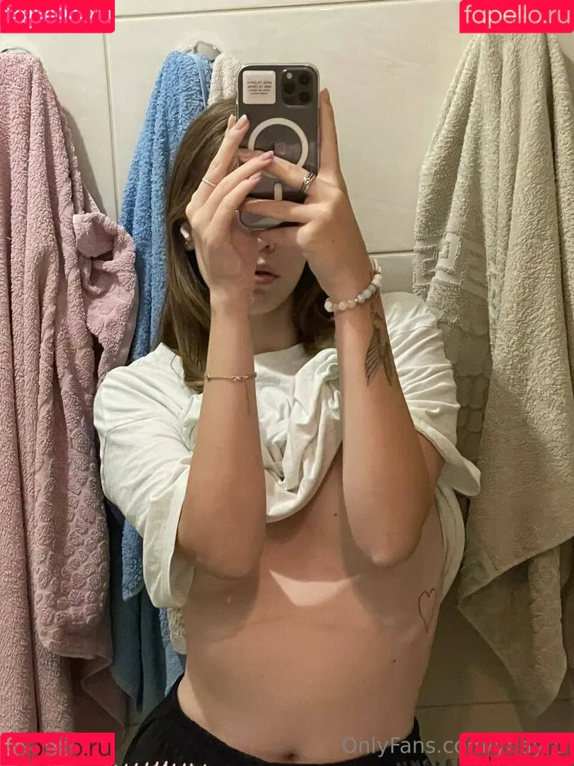 littlemissyanx / ynayrp Onlyfans Photo Gallery 