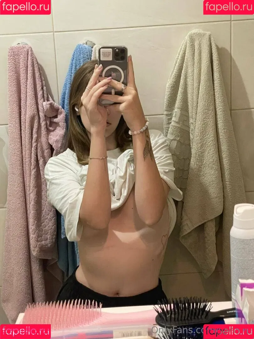 littlemissyanx / ynayrp Onlyfans Photo Gallery 