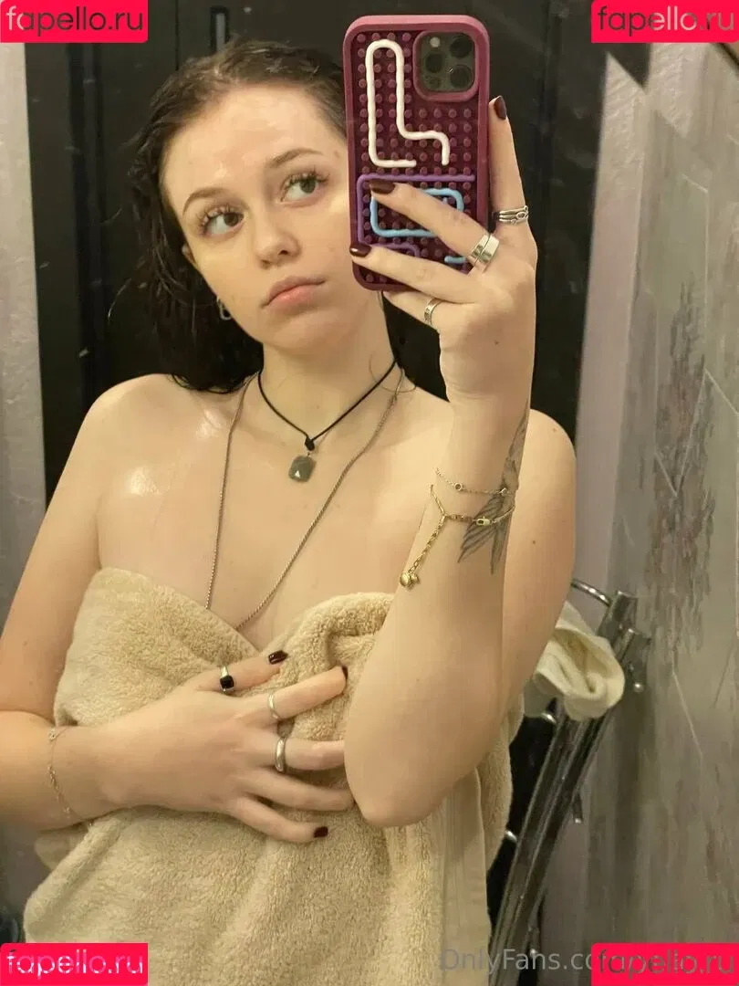 littlemissyanx / ynayrp Onlyfans Photo Gallery 