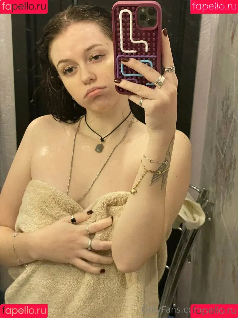 littlemissyanx / ynayrp Onlyfans Photo Gallery 