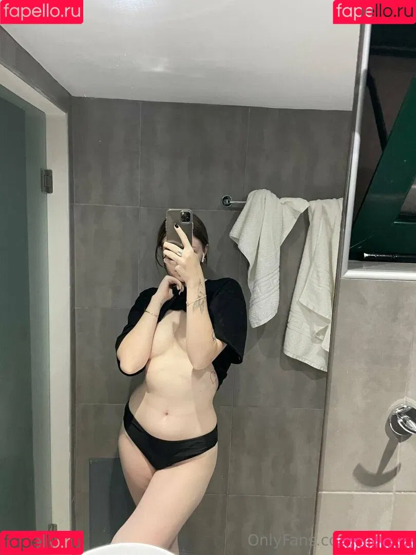 littlemissyanx / ynayrp Onlyfans Photo Gallery 