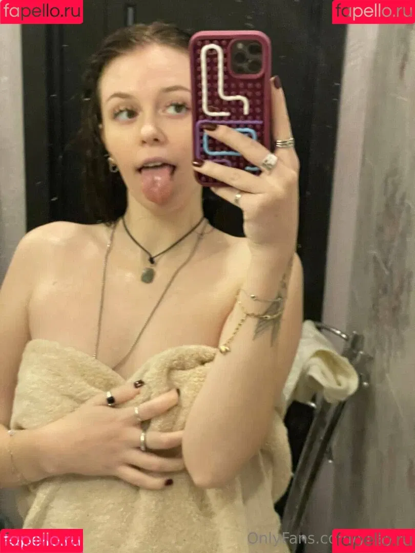 littlemissyanx / ynayrp Onlyfans Photo Gallery 