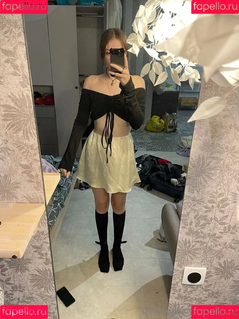 littlemissyanx / ynayrp Onlyfans Photo Gallery 