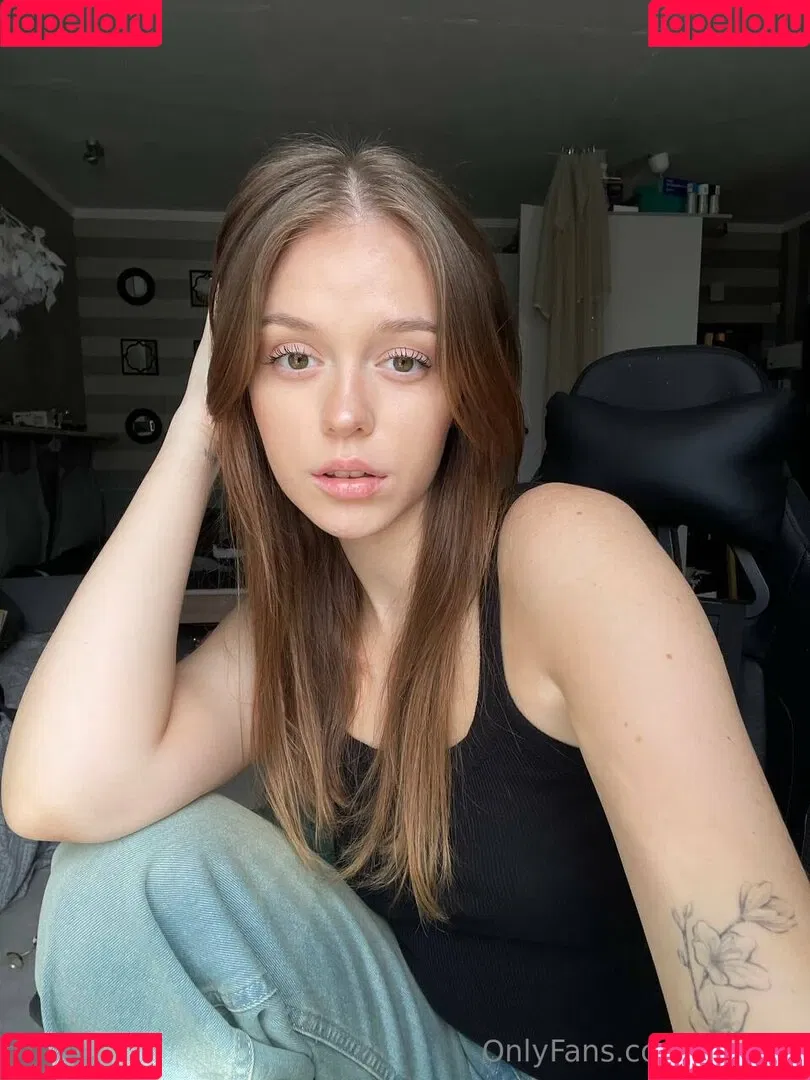 littlemissyanx / ynayrp Onlyfans Photo Gallery 