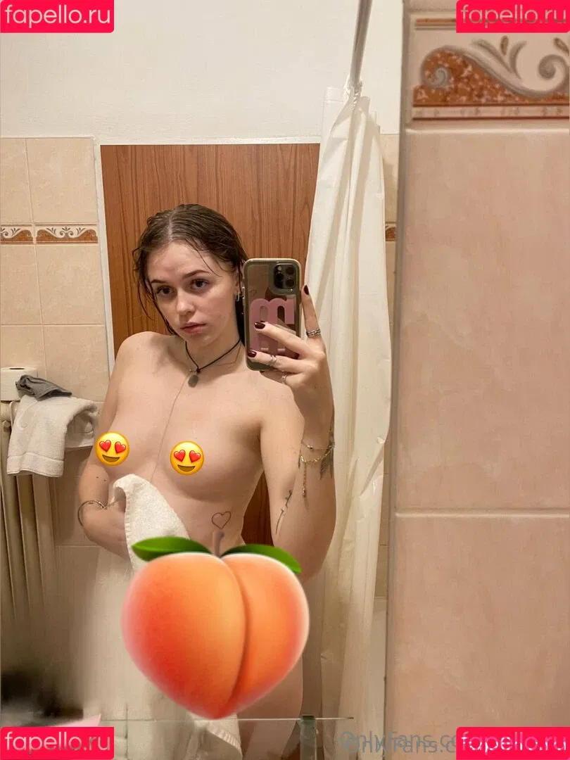 littlemissyanx / ynayrp Onlyfans Photo Gallery 