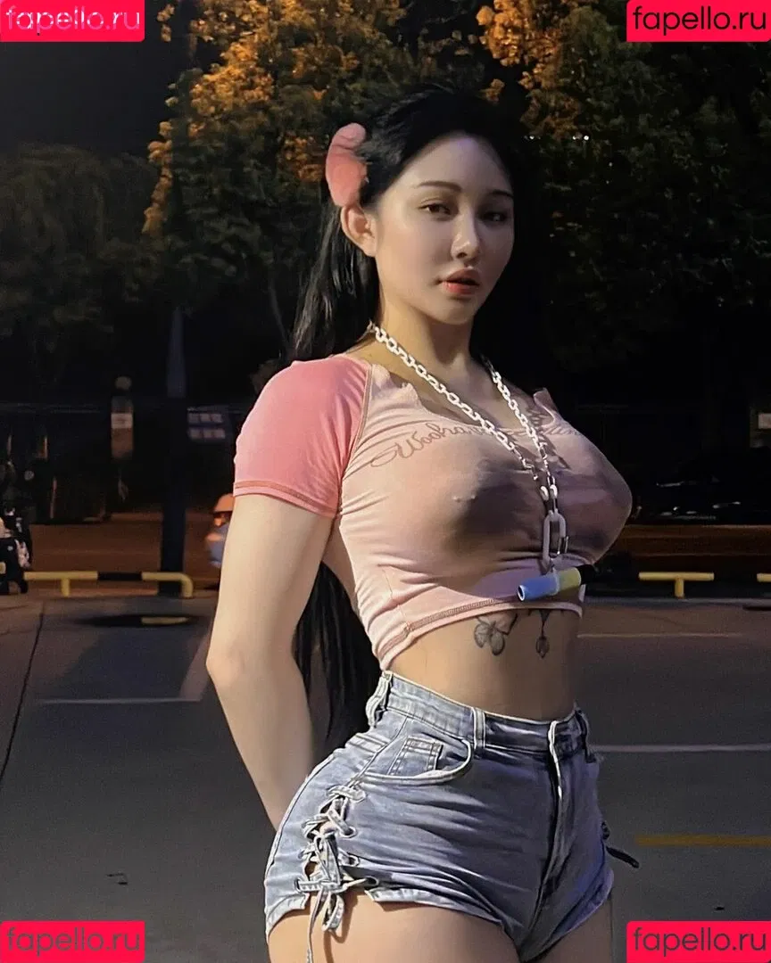 Hitomi Songyuxin / Lindsay78690789 / i_am_hitomi_1994 / songyuxinhitomi Onlyfans Photo Gallery 