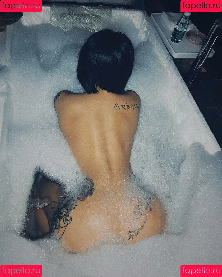 Hitomi Songyuxin / Lindsay78690789 / i_am_hitomi_1994 / songyuxinhitomi Onlyfans Photo Gallery 