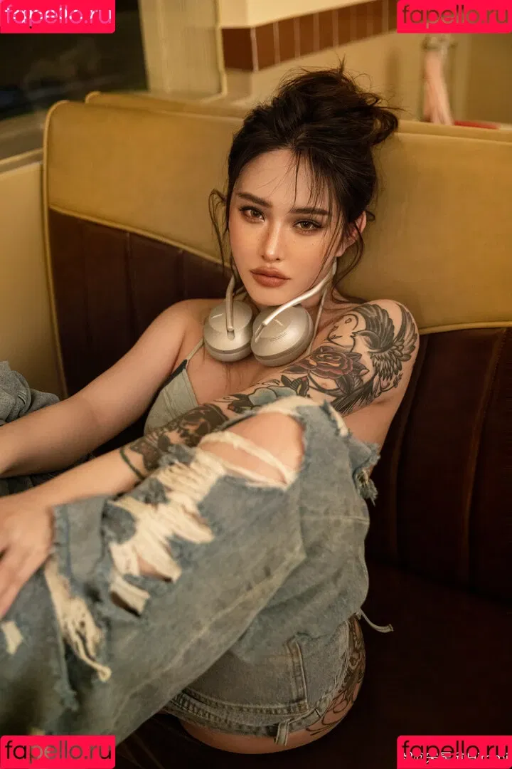Hitomi Songyuxin / Lindsay78690789 / i_am_hitomi_1994 / songyuxinhitomi Onlyfans Photo Gallery 