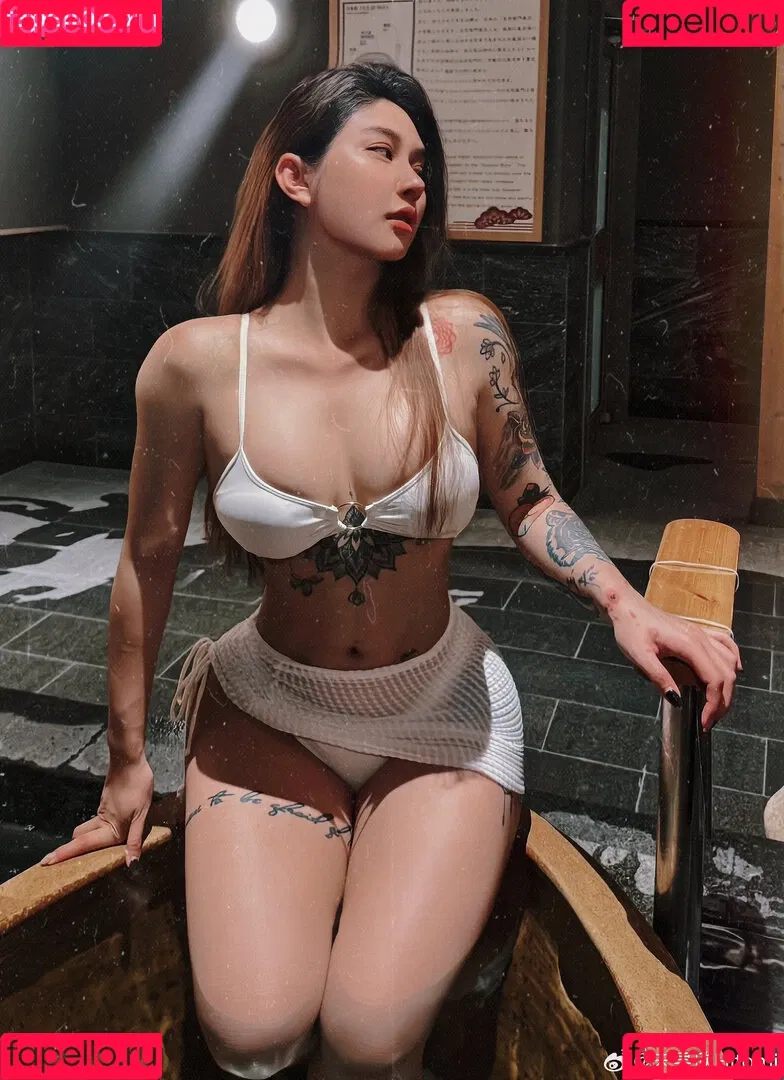 Hitomi Songyuxin / Lindsay78690789 / i_am_hitomi_1994 / songyuxinhitomi Onlyfans Photo Gallery 