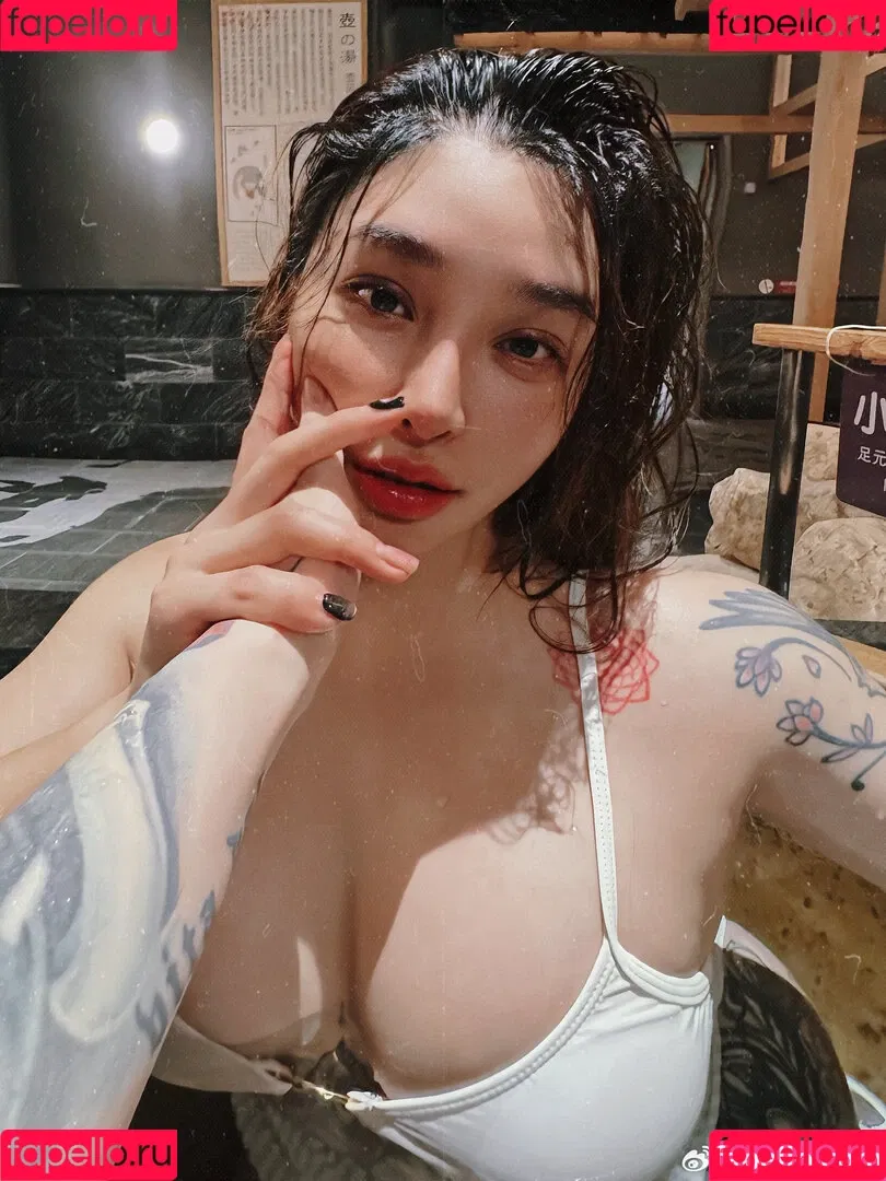 Hitomi Songyuxin / Lindsay78690789 / i_am_hitomi_1994 / songyuxinhitomi Onlyfans Photo Gallery 