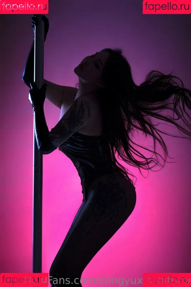 Hitomi Songyuxin / Lindsay78690789 / i_am_hitomi_1994 / songyuxinhitomi Onlyfans Photo Gallery 