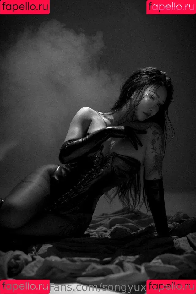 Hitomi Songyuxin / Lindsay78690789 / i_am_hitomi_1994 / songyuxinhitomi Onlyfans Photo Gallery 