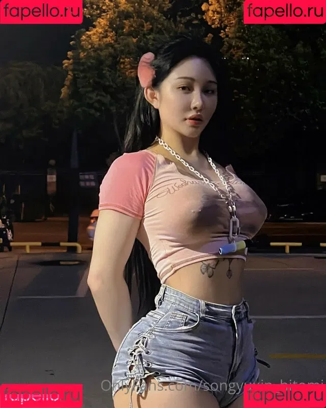 Hitomi Songyuxin / Lindsay78690789 / i_am_hitomi_1994 / songyuxinhitomi Onlyfans Photo Gallery 