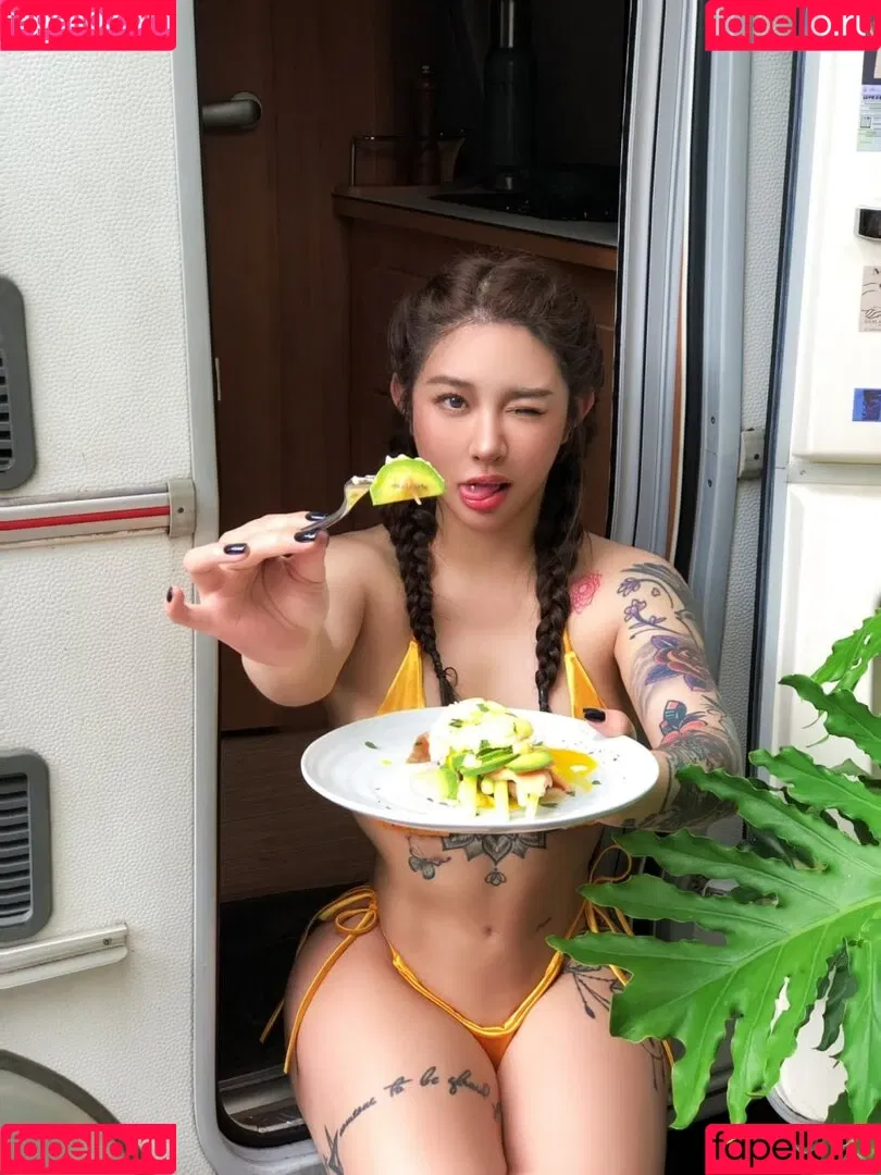 Hitomi Songyuxin / Lindsay78690789 / i_am_hitomi_1994 / songyuxinhitomi Onlyfans Photo Gallery 