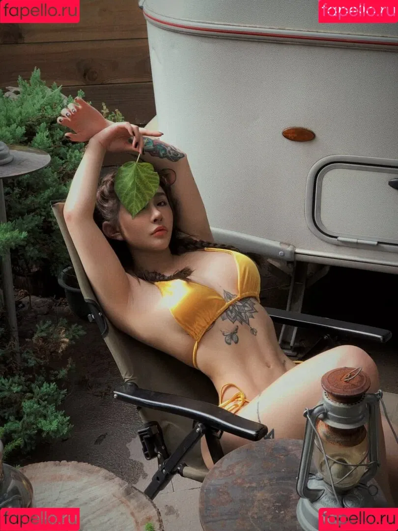Hitomi Songyuxin / Lindsay78690789 / i_am_hitomi_1994 / songyuxinhitomi Onlyfans Photo Gallery 