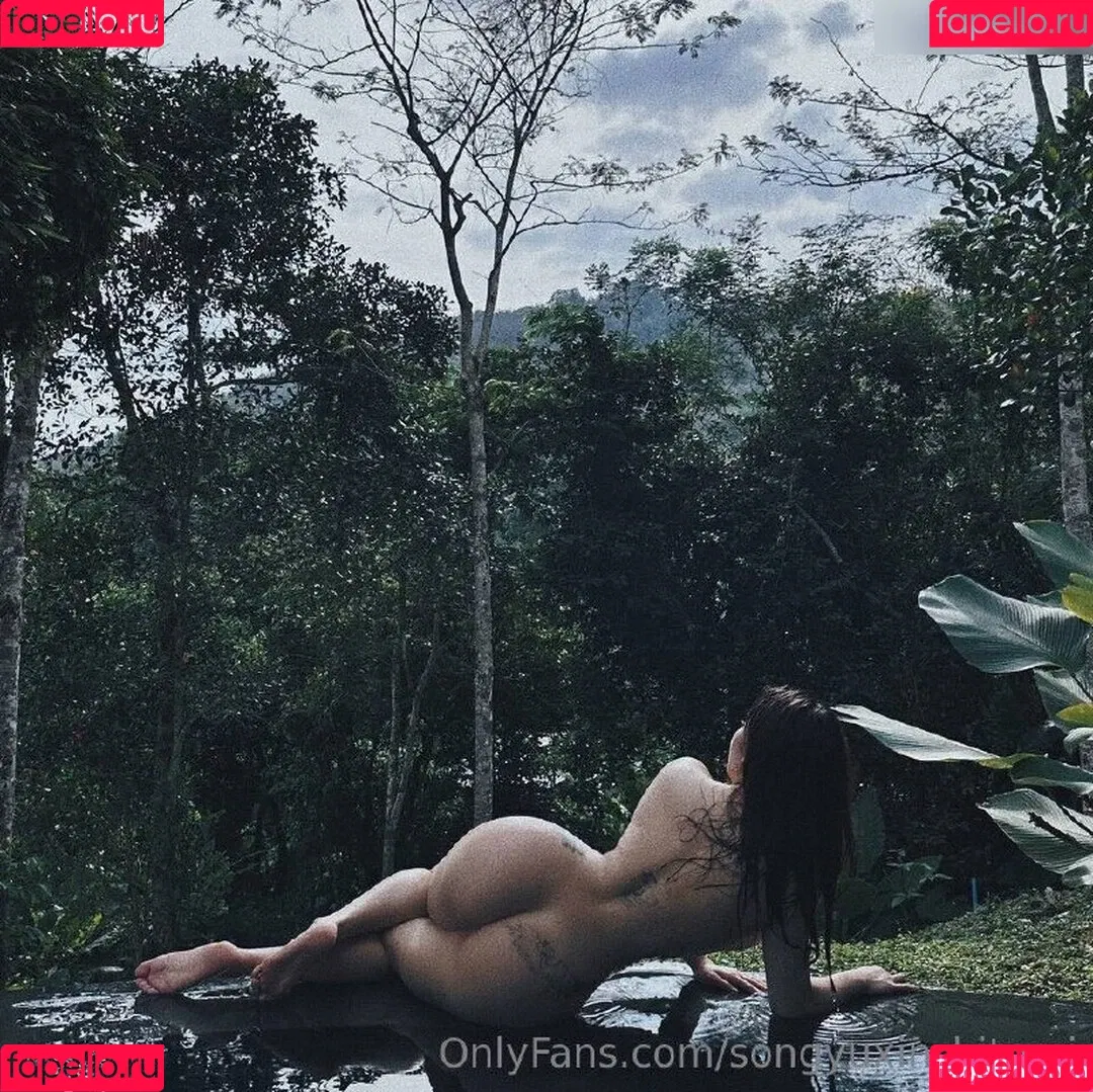 Hitomi Songyuxin / Lindsay78690789 / i_am_hitomi_1994 / songyuxinhitomi Onlyfans Photo Gallery 