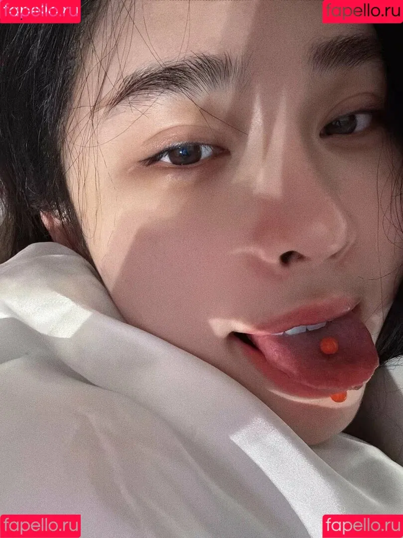 Hitomi Songyuxin / Lindsay78690789 / i_am_hitomi_1994 / songyuxinhitomi Onlyfans Photo Gallery 