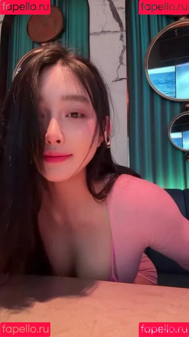 Hitomi Songyuxin / Lindsay78690789 / i_am_hitomi_1994 / songyuxinhitomi Onlyfans Photo Gallery 