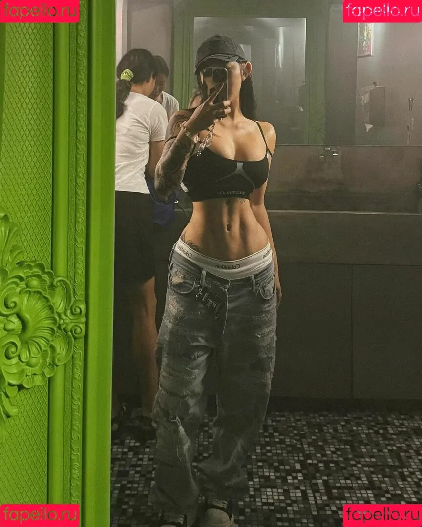 Hitomi Songyuxin / Lindsay78690789 / i_am_hitomi_1994 / songyuxinhitomi Onlyfans Photo Gallery 