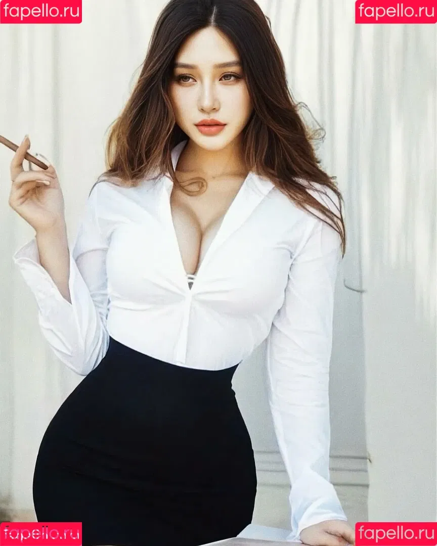 Hitomi Songyuxin / Lindsay78690789 / i_am_hitomi_1994 / songyuxinhitomi Onlyfans Photo Gallery 