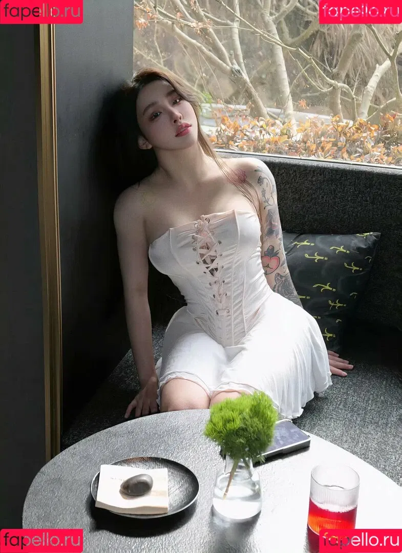 Hitomi Songyuxin / Lindsay78690789 / i_am_hitomi_1994 / songyuxinhitomi Onlyfans Photo Gallery 
