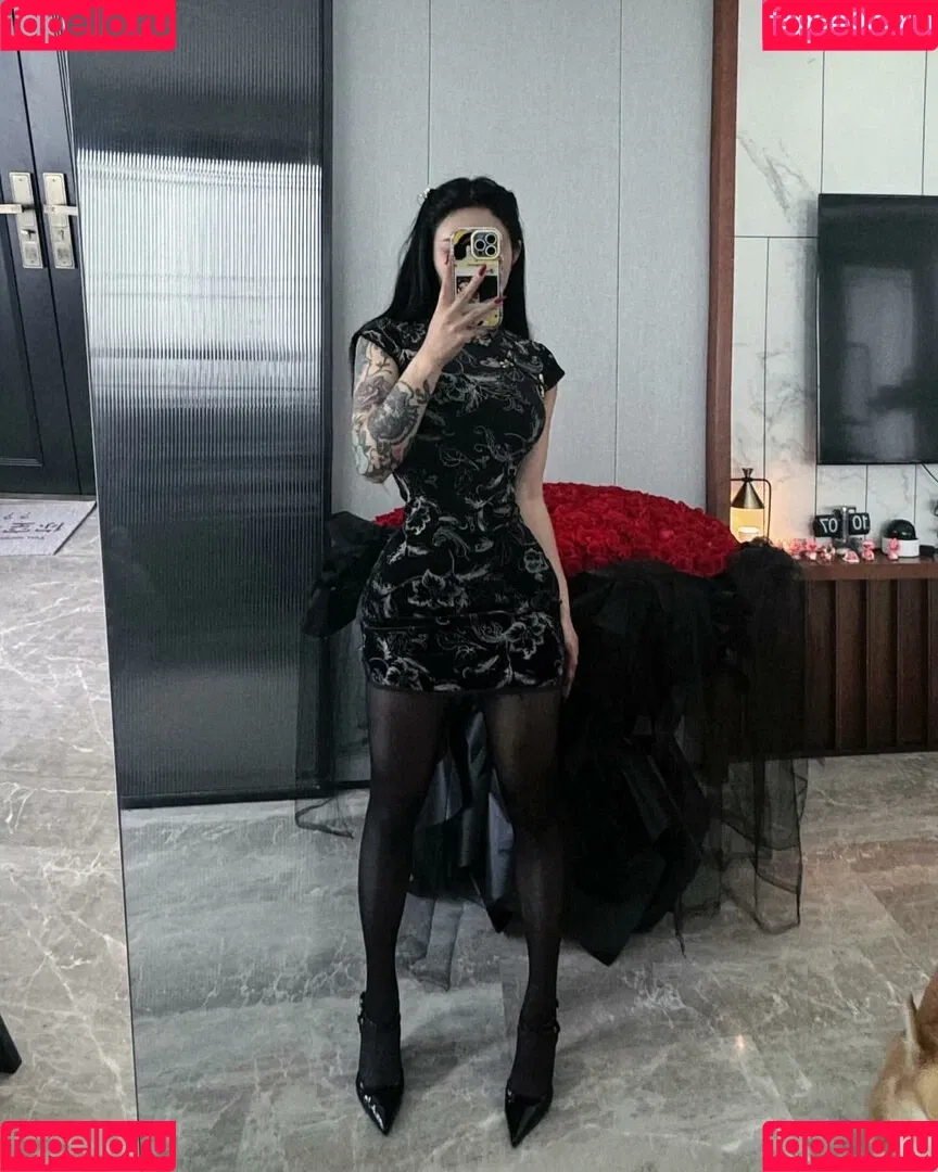 Hitomi Songyuxin / Lindsay78690789 / i_am_hitomi_1994 / songyuxinhitomi Onlyfans Photo Gallery 