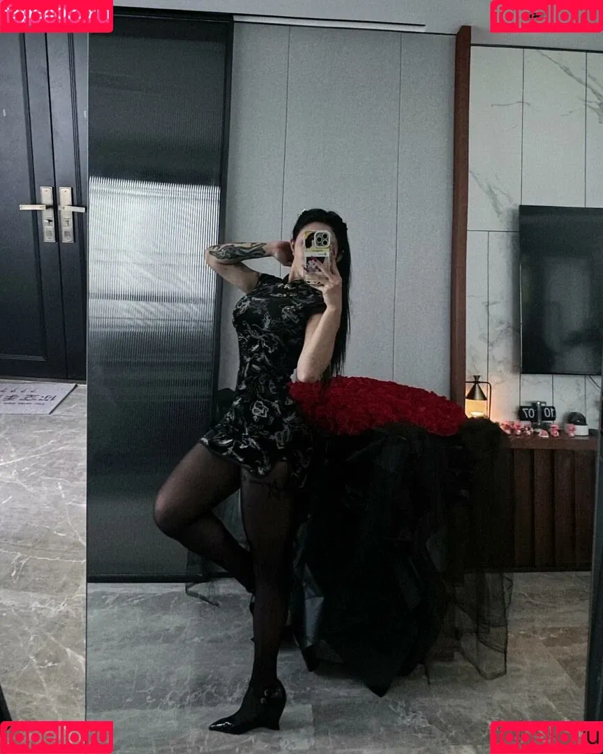 Hitomi Songyuxin / Lindsay78690789 / i_am_hitomi_1994 / songyuxinhitomi Onlyfans Photo Gallery 