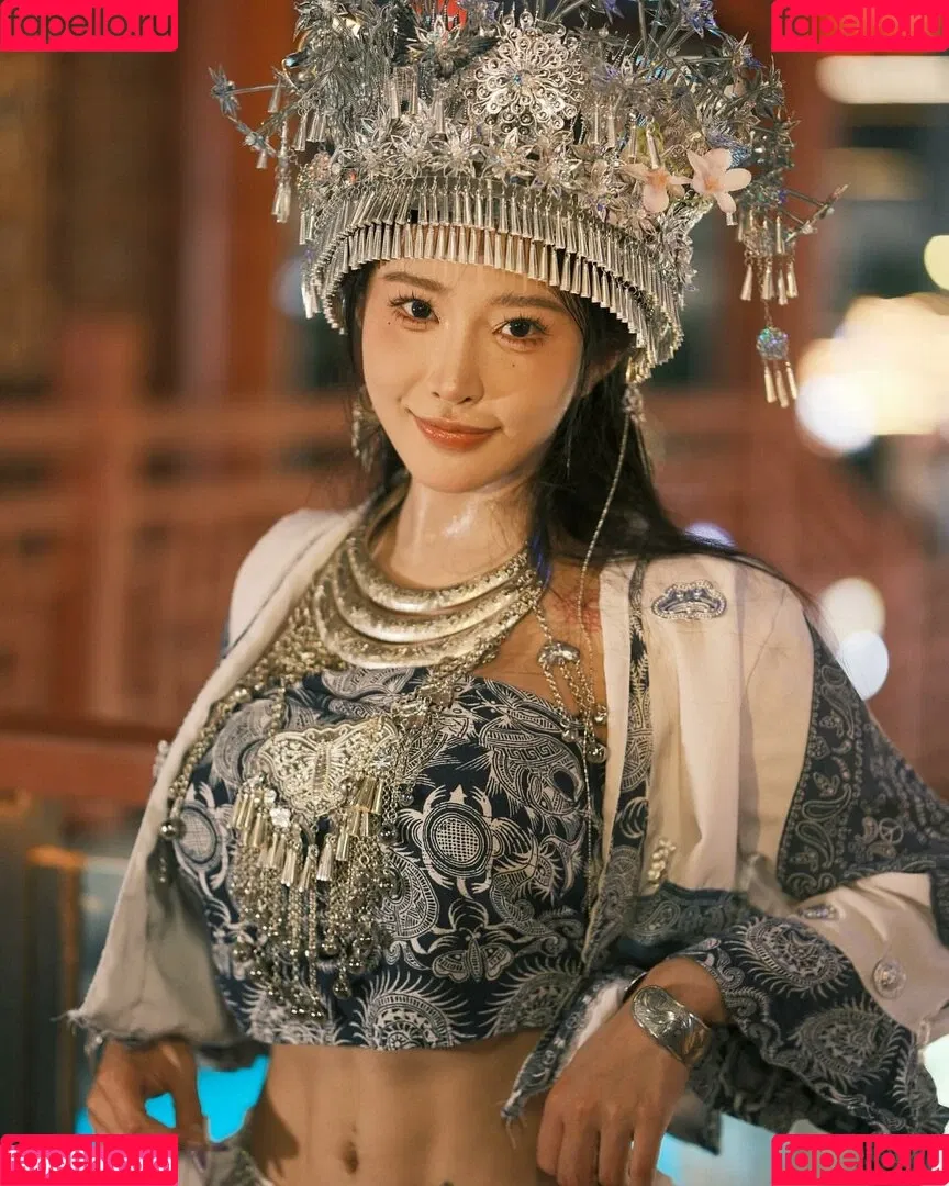 Hitomi Songyuxin / Lindsay78690789 / i_am_hitomi_1994 / songyuxinhitomi Onlyfans Photo Gallery 