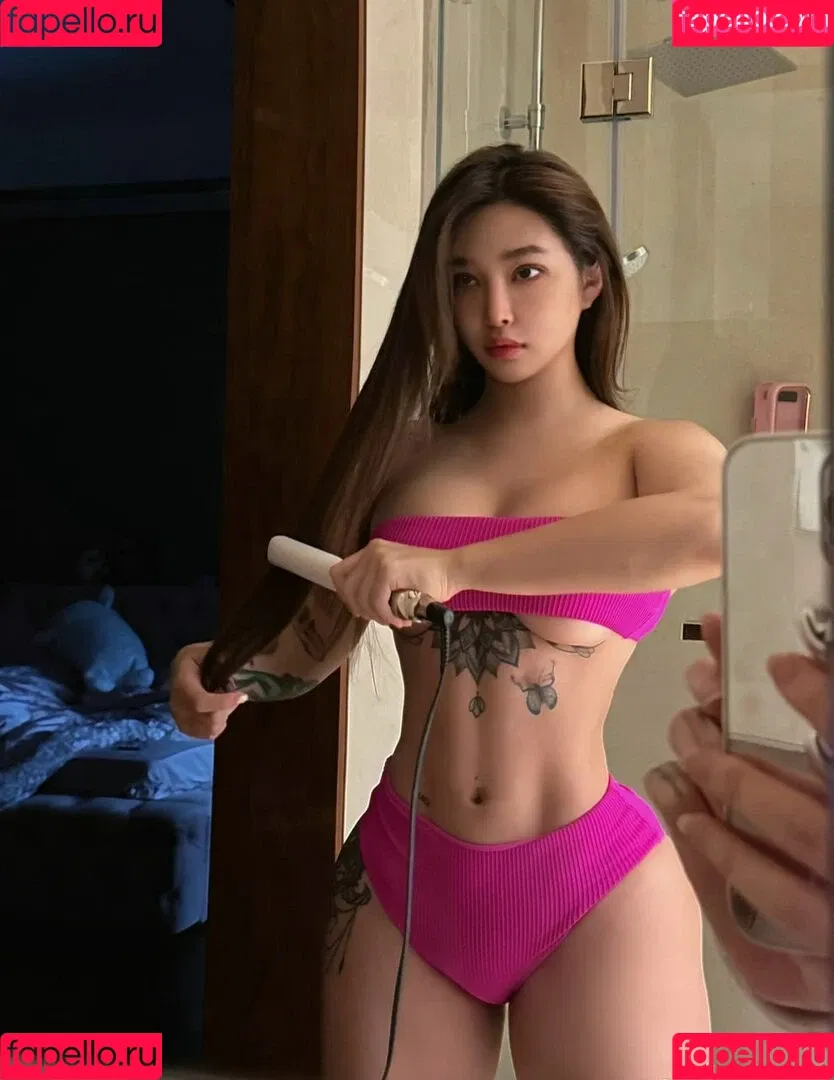 Hitomi Songyuxin / Lindsay78690789 / i_am_hitomi_1994 / songyuxinhitomi Onlyfans Photo Gallery 