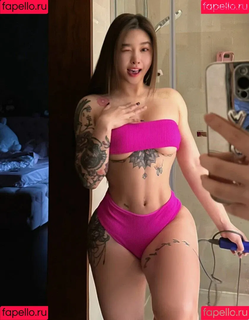 Hitomi Songyuxin / Lindsay78690789 / i_am_hitomi_1994 / songyuxinhitomi Onlyfans Photo Gallery 