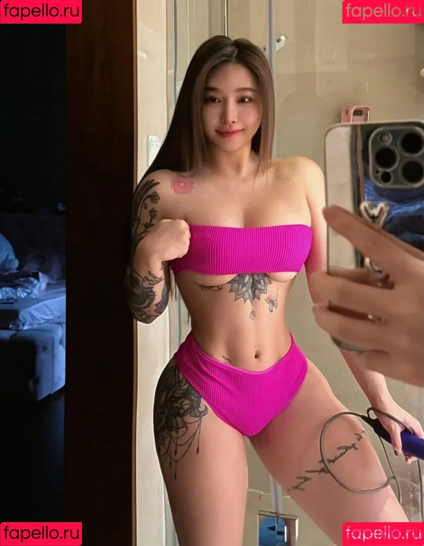 Hitomi Songyuxin / Lindsay78690789 / i_am_hitomi_1994 / songyuxinhitomi Onlyfans Photo Gallery 