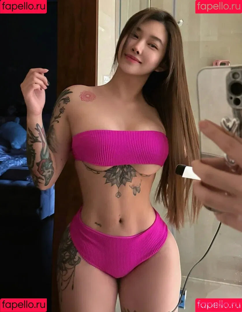 Hitomi Songyuxin / Lindsay78690789 / i_am_hitomi_1994 / songyuxinhitomi Onlyfans Photo Gallery 