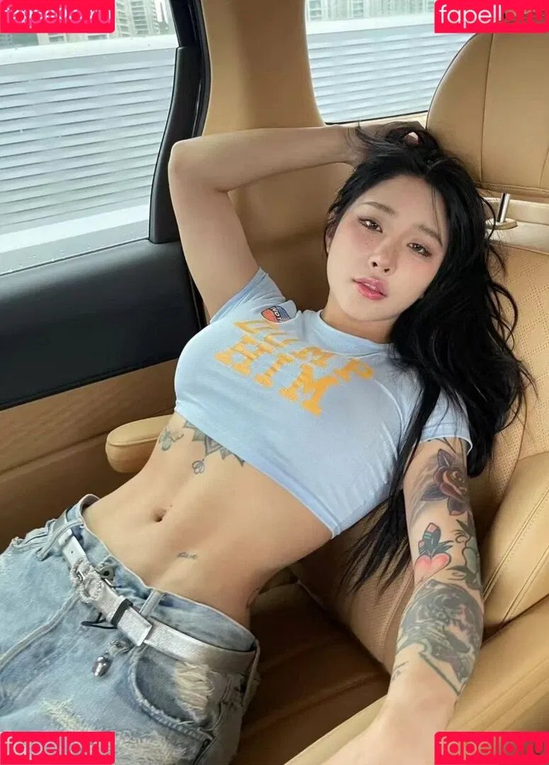 Hitomi Songyuxin / Lindsay78690789 / i_am_hitomi_1994 / songyuxinhitomi Onlyfans Photo Gallery 