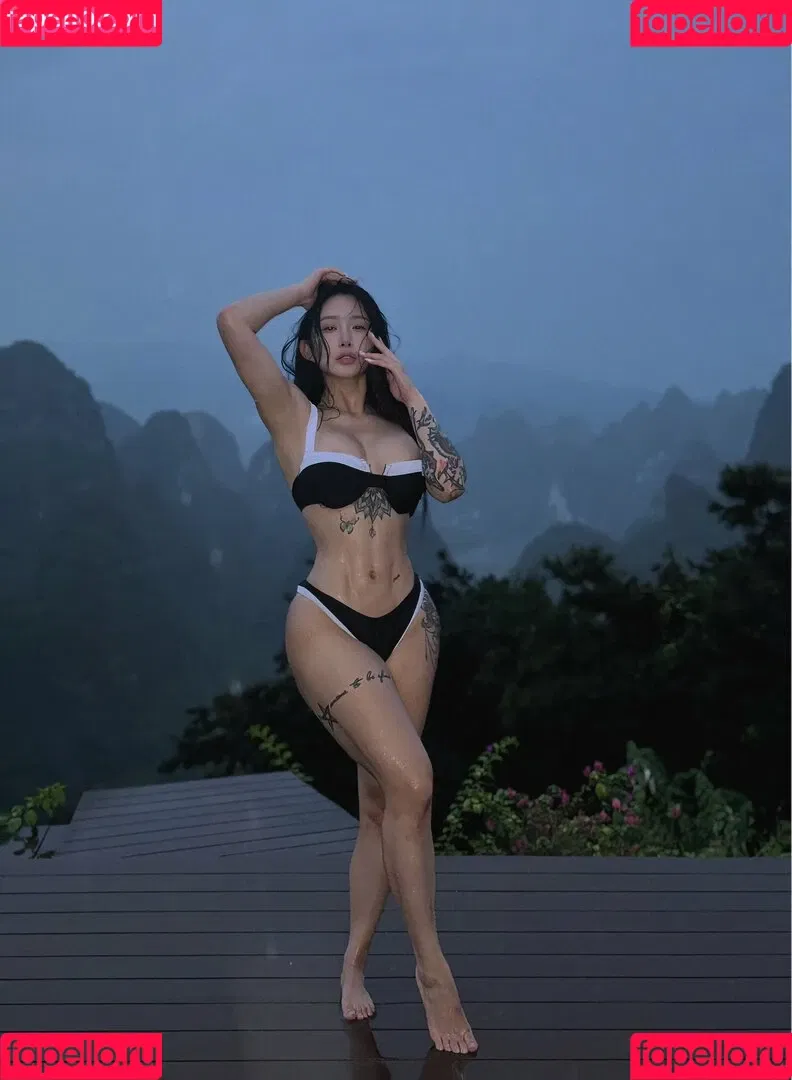 Hitomi Songyuxin / Lindsay78690789 / i_am_hitomi_1994 / songyuxinhitomi Onlyfans Photo Gallery 