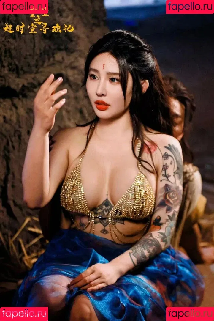 Hitomi Songyuxin / Lindsay78690789 / i_am_hitomi_1994 / songyuxinhitomi Onlyfans Photo Gallery 