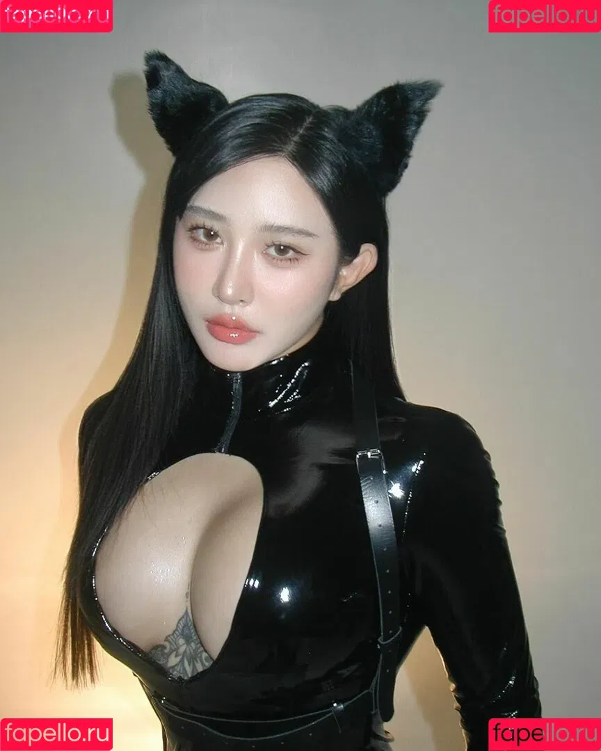 Hitomi Songyuxin / Lindsay78690789 / i_am_hitomi_1994 / songyuxinhitomi Onlyfans Photo Gallery 