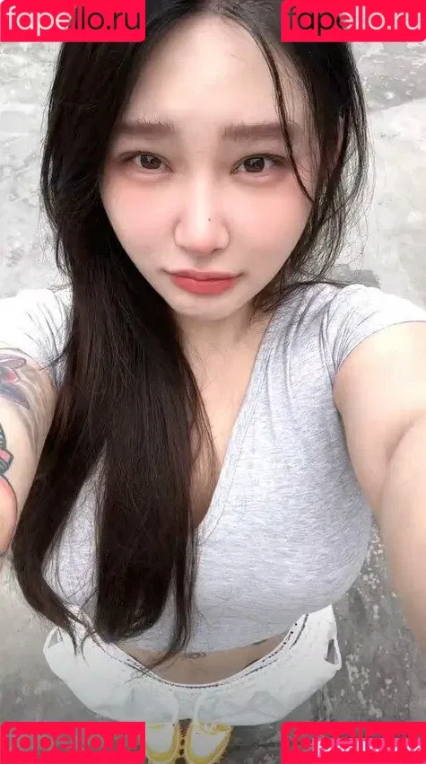 Hitomi Songyuxin / Lindsay78690789 / i_am_hitomi_1994 / songyuxinhitomi Onlyfans Photo Gallery 