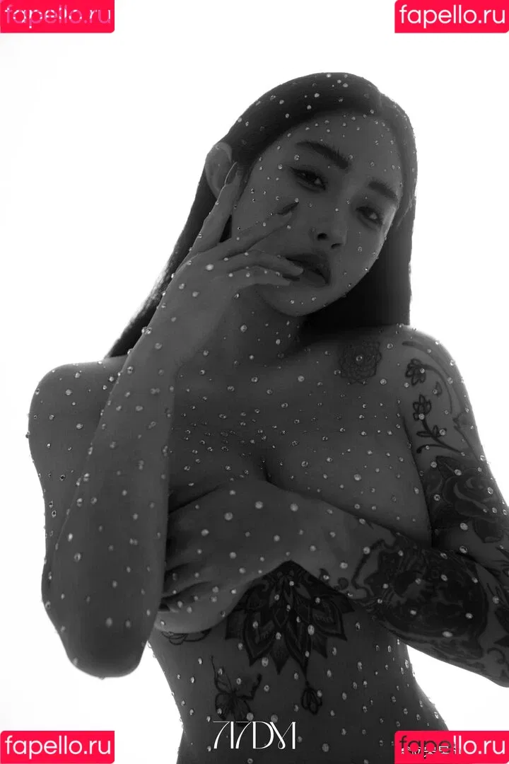 Hitomi Songyuxin / Lindsay78690789 / i_am_hitomi_1994 / songyuxinhitomi Onlyfans Photo Gallery 